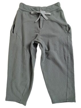 (Free with Purchase) From Vermont Green Capri's Sweatpants Size Medium Cropped